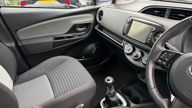 Toyota Yaris 1.5 VVT-i Icon Tech 5dr Petrol Hatchback